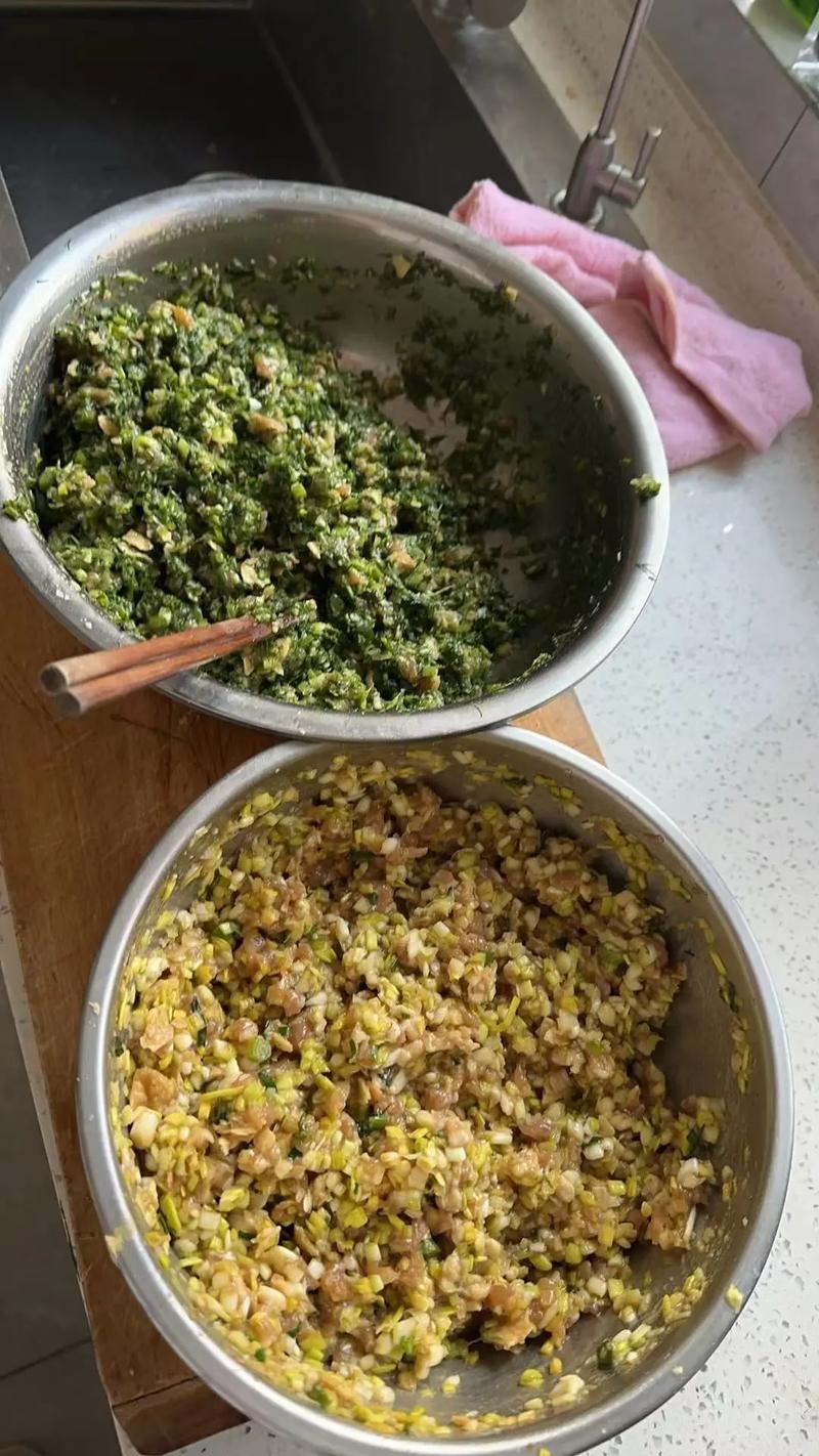 韭菜饺子馅的做法（蒜黄韭菜饺子馅的做法）