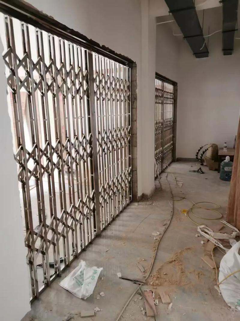 不锈钢拉闸门价格(不锈钢拉闸门厚度规格)